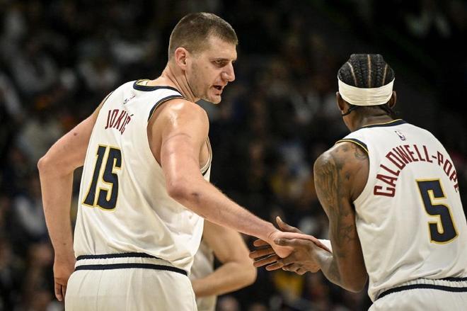 鼠标悬停在 鼠标悬停在